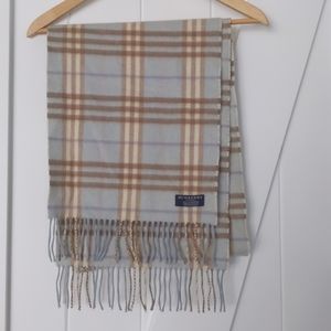 EUC Burberry checked scarf